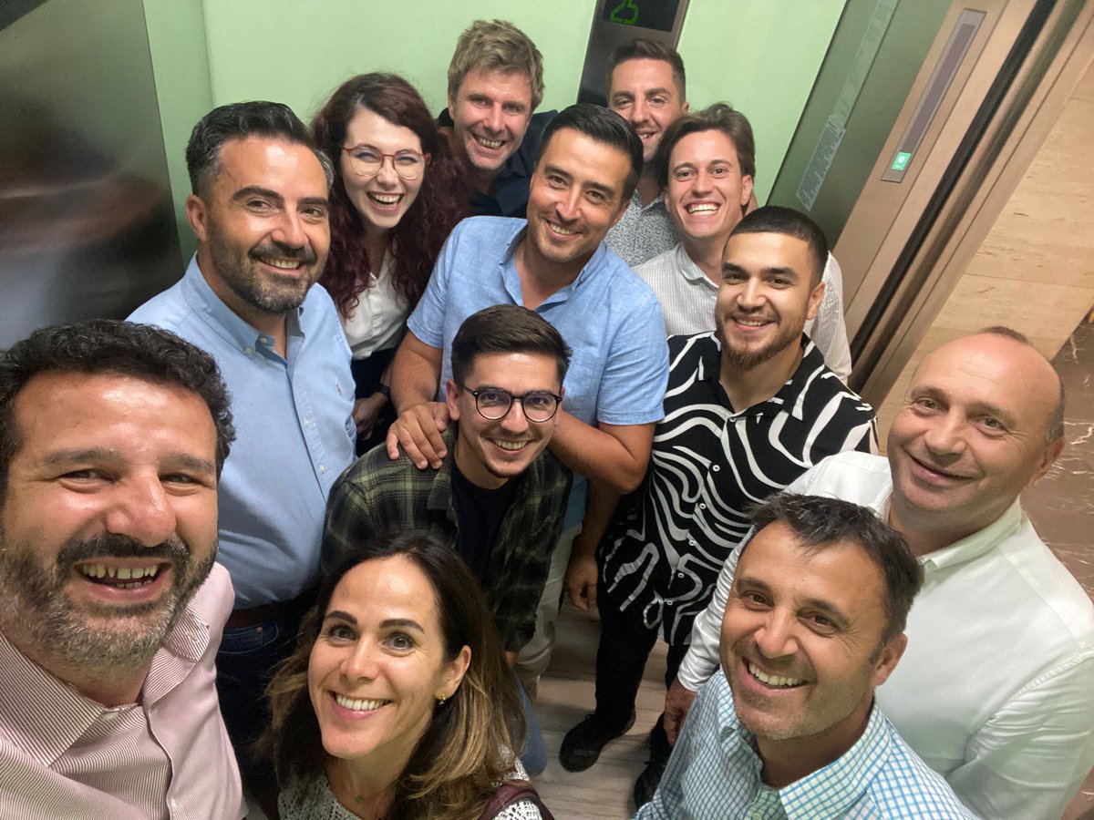 ChristineLigne3's tweet photo. Amazed by the Romanian team achievements in digital agriculture, « Farmers obsessed and #Digital at their fingers tips ». Paving the way of #DigitalFarming @ClimateLLC_ag #BayerTeam #FieldView https://t.co/YD5tIwgFpr