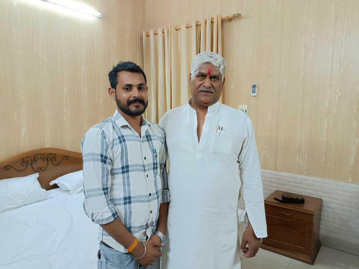 माननीय श्री राज्य मंत्री जसवंत सिंह जी हो जन्मदिवस की हार्दिक शुभकामनाएं ईश्वर से विनती है आपका आशीर्वाद सदा बना रहे और आप ऐसे ही समाज के लिए अपना कीमती समय और योगदान देते रहे <a href="/JaswantSainiBJP/">Jaswant Singh Saini</a> <a href="/myogiadityanath/">Yogi Adityanath</a> <a href="/UPGovt/">Government of UP</a> <a href="/brajeshpathakup/">Brajesh Pathak</a> <a href="/PMOIndia/">PMO India</a> <a href="/BrijeshSinghBJP/">Kunwar Brijesh Singh</a> <a href="/BagpatDm/">DM Baghpat</a>  @dr_sat