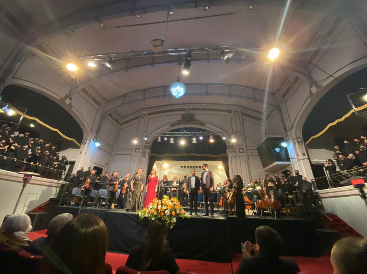 jromero_usach's tweet photo. La @usach cierra la jornada de su Aniversario 173 con un magnífico concierto de la IX Sinfonía de Beethoven en el Aula Magna, destacados invitados @IrinaKaramanos @culturas_cl @muniecentral y transmisión en el frontis, medios y redes @vimeusach @extensionusach https://t.co/Z4UNBX81eg