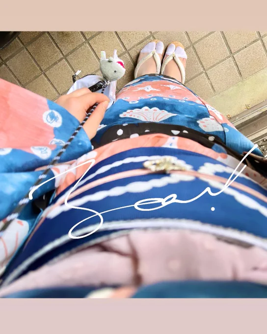 少し前に着てたんですけど和裁士さんが「これ海の天の川みたいな柄ですねえ」と仰ってたんで七夕にアップすることにしてました 帯留めは月に星雲みたいなやつ🌌🎋✨

#youkimono 