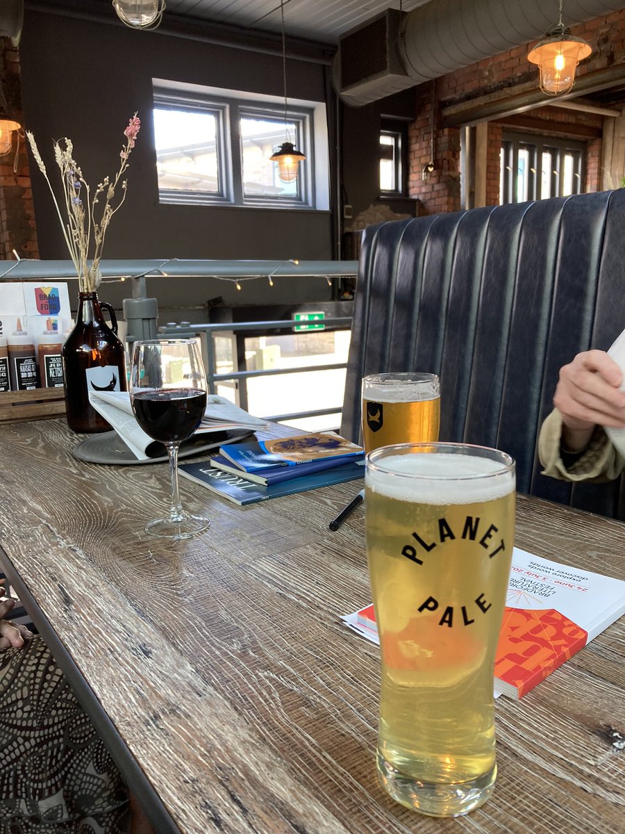 Jan_Lentzos's tweet photo. Then, afterwards…
Jane and I met up with her partner Bill…
At @BrewDogBradford 😊
🍺🍷🍺
#BrewDog #Bradford #BeerBar #CraftBeer #PubGames #ShuffleBoard #BrewDog #BradfordBar #Draught #Beers #CraftBeers #Merlot #Wine #Beer #PlanetPale #AlmostFamous #PintsOfBeer #BrewDogBradford https://t.co/NDRaohIpA5