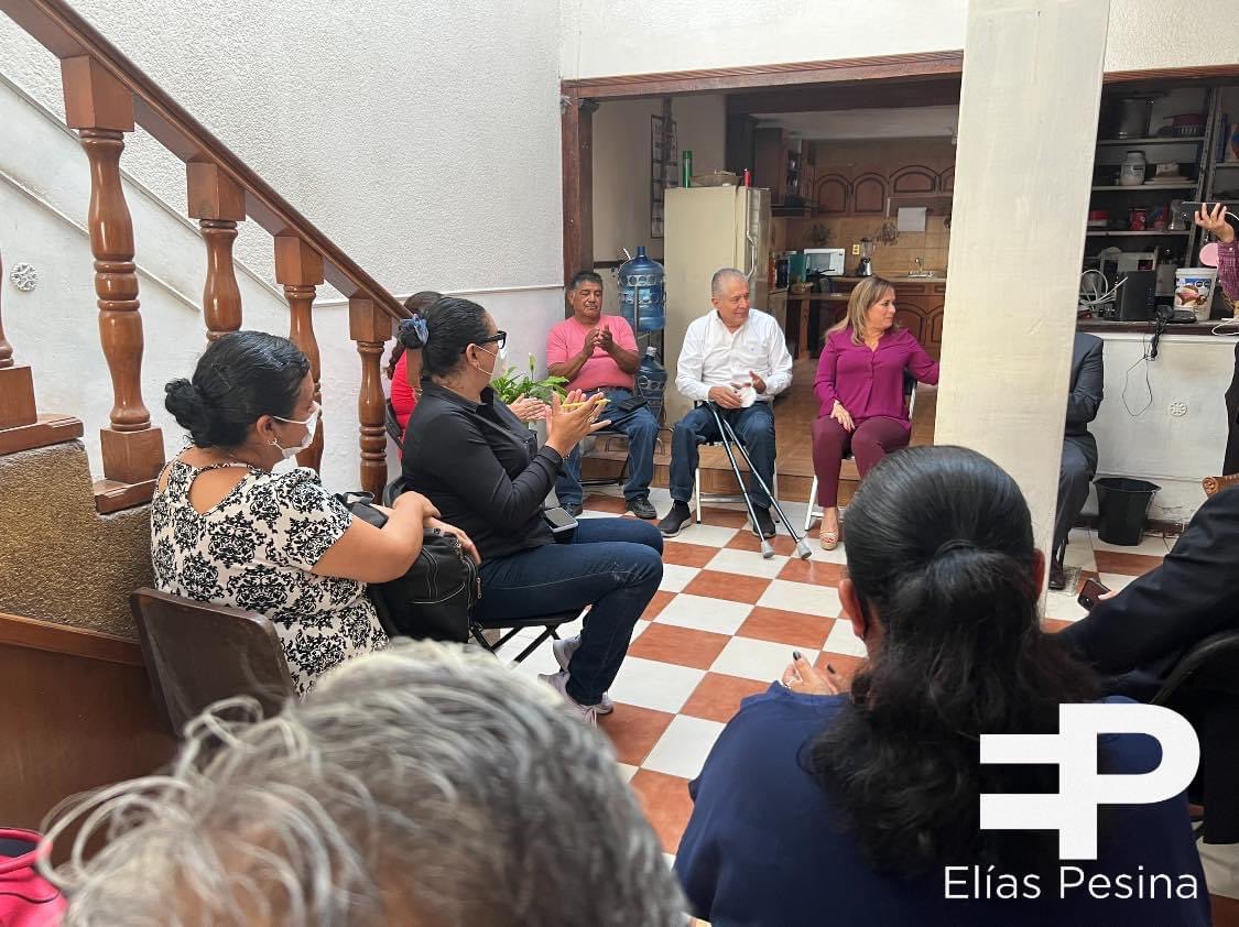 EliasPesinaR's tweet photo. En el Barrio de Tequisquiapan escuchamos la voz de la ciudadanía, diálogo, trabajo y gestión estamos #SumandoFortalezas #AquíEstáElPRI https://t.co/WUJlpEqRSs