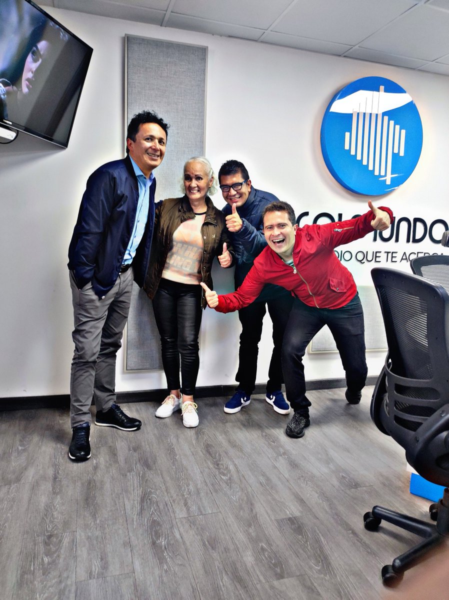 Ayer <a href="/ColmundoRadio/">Colmundo Radio</a> me abrió sus puertas y me prestó sus micrófonos para ser parte de <a href="/CVColmundo/">CV Colmundo Radio</a>. Y me estrené con una gran invitada #MaríaElenaMatos que se está presentando en <a href="/CICACOLOMBIA/">Círculo Colombiano de Artistas</a> con la obra #HistoriaDeUnaMigrante. Óyenos en bit.ly/3yLoynV ( <a href="/Humbetoto7/">humberto ToTo Torres</a> )