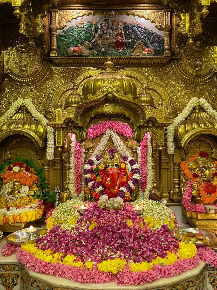 banke_shri's tweet photo. जय श्री सिद्धिविनायक 💛🙏 https://t.co/XUAl6ymiMZ