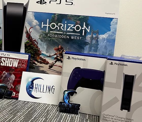 chillingapp's tweet photo. π₯JULY PS5 BUNDLE GIVEAWAYπ₯
Includes:
-PS5 Console (Disc)
-Horizon: Forbidden West game
-MLB The Show 22 game
-Purple Dualsense 5 Controller
-Charge Station
To win (easily as hell):
3 STEPS! π
-Check out our website for all details https://t.co/Qu2Q1xe1FC
#ps5 #giveaway https://t.co/hoOfnmEAkV
