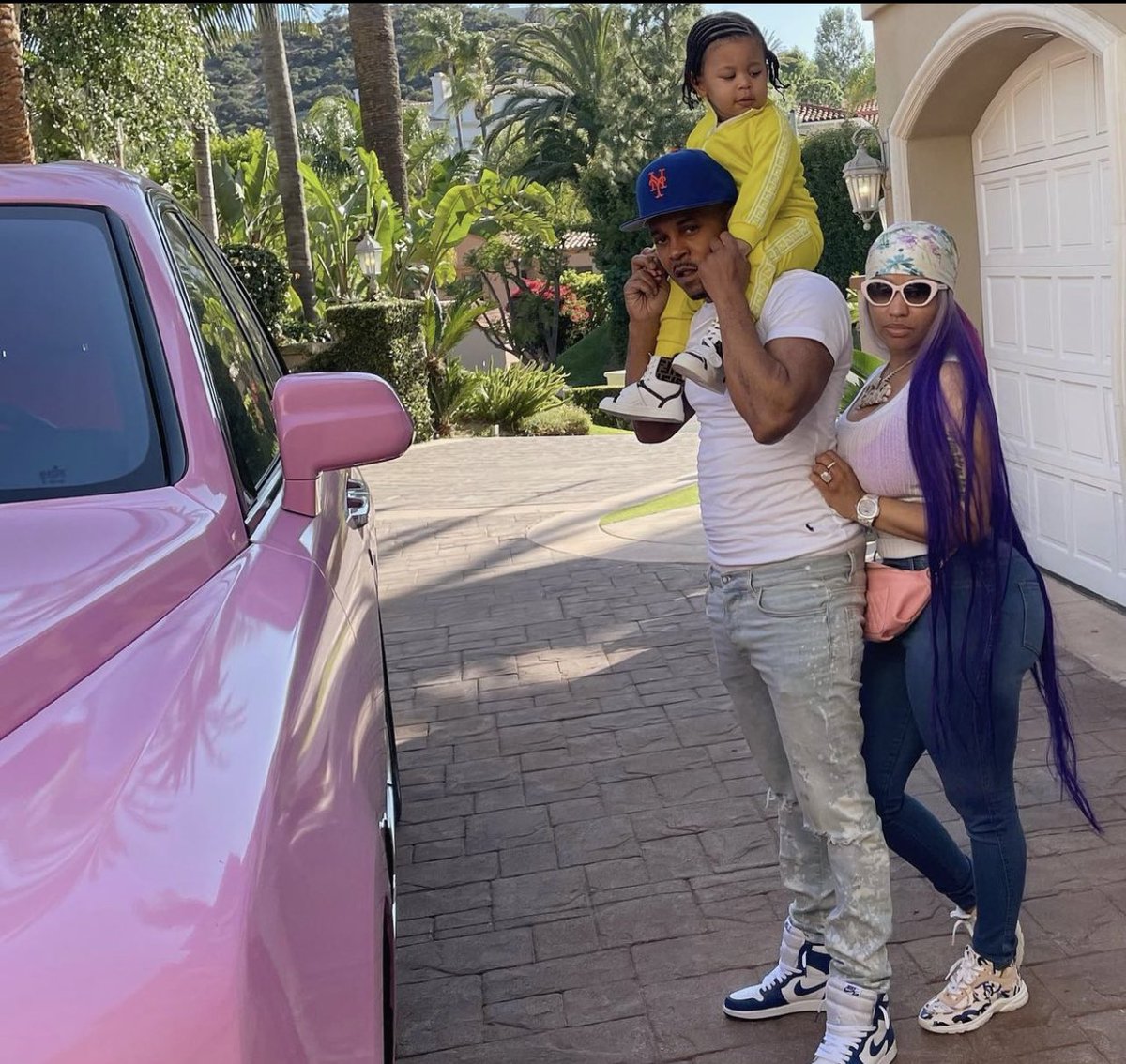 notprinceandrew's tweet photo. .@NICKIMINAJ God bless your beautiful family 🥺🫶🏻🤍 https://t.co/Kmf0lt4aRC