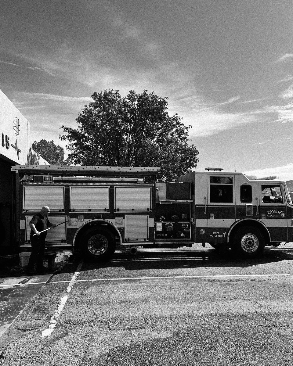 dudeitsmepack's tweet image. Fire station.
#firefighters #firestation #epfd #bnwphotography #documentaryphotography #Shooter #myfujifilmlegacy