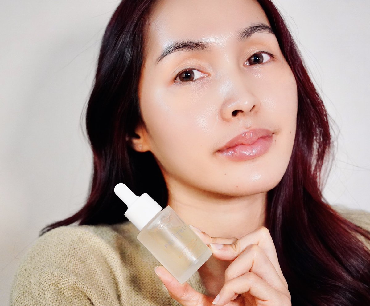 WiJupiter's tweet photo. สกินแคร์ที่ตอบโจทย์ชีวิตช่วงนี้😂 #Pavitree Triple Booster Serum บำรุงขวดเดียวจบ วิใช้เช้า-ก่อนนอนเลย ช่วงนี้นอนน้อย แต่ผิวยังชุ่มชื่นอิ่มฟู มีไฮยาถึง4ชนิด สารสกัดจากธรรมชาติ ช่วยลดฝ้ากระ กระตุ้นคอลลาเจนให้ผิว รักมากกก ใช้2-3หยด ทาหน้ากับคอ นอนแอร์ผิวก็ไม่แห้ง #BeNaturalYouAre https://t.co/SLcecXVPDE