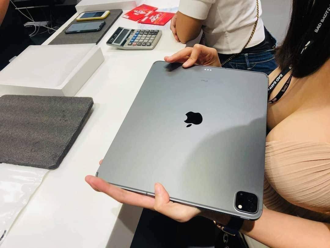 achiralk's tweet image. මේ වගේ අයි පෑඩ් එකක් කීයක් විතර වෙයිද?