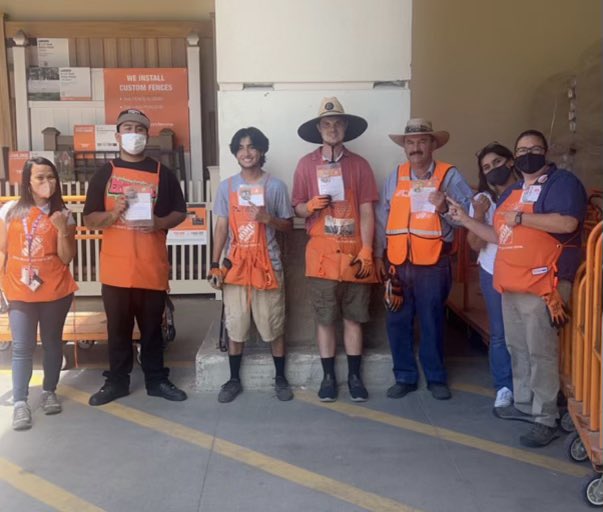 First impressions matter! Great customer service starts and ends in the lot! #Greet #Engage #Thank #Hillsdale1009 #HomerAwards