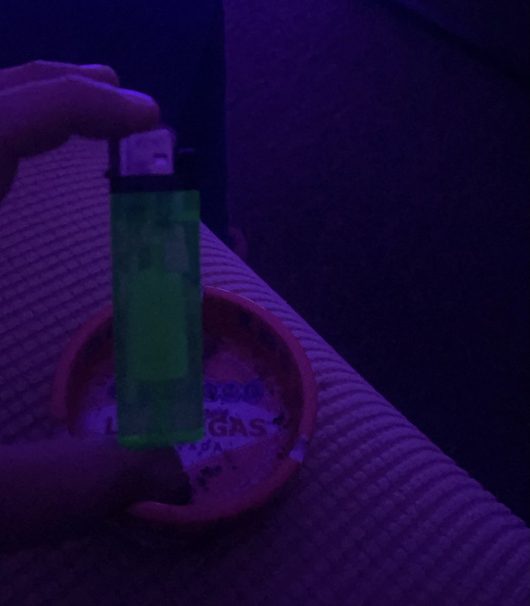 gomar_6's tweet photo. shes a 10 but this is her lighter https://t.co/FzKKadK76V