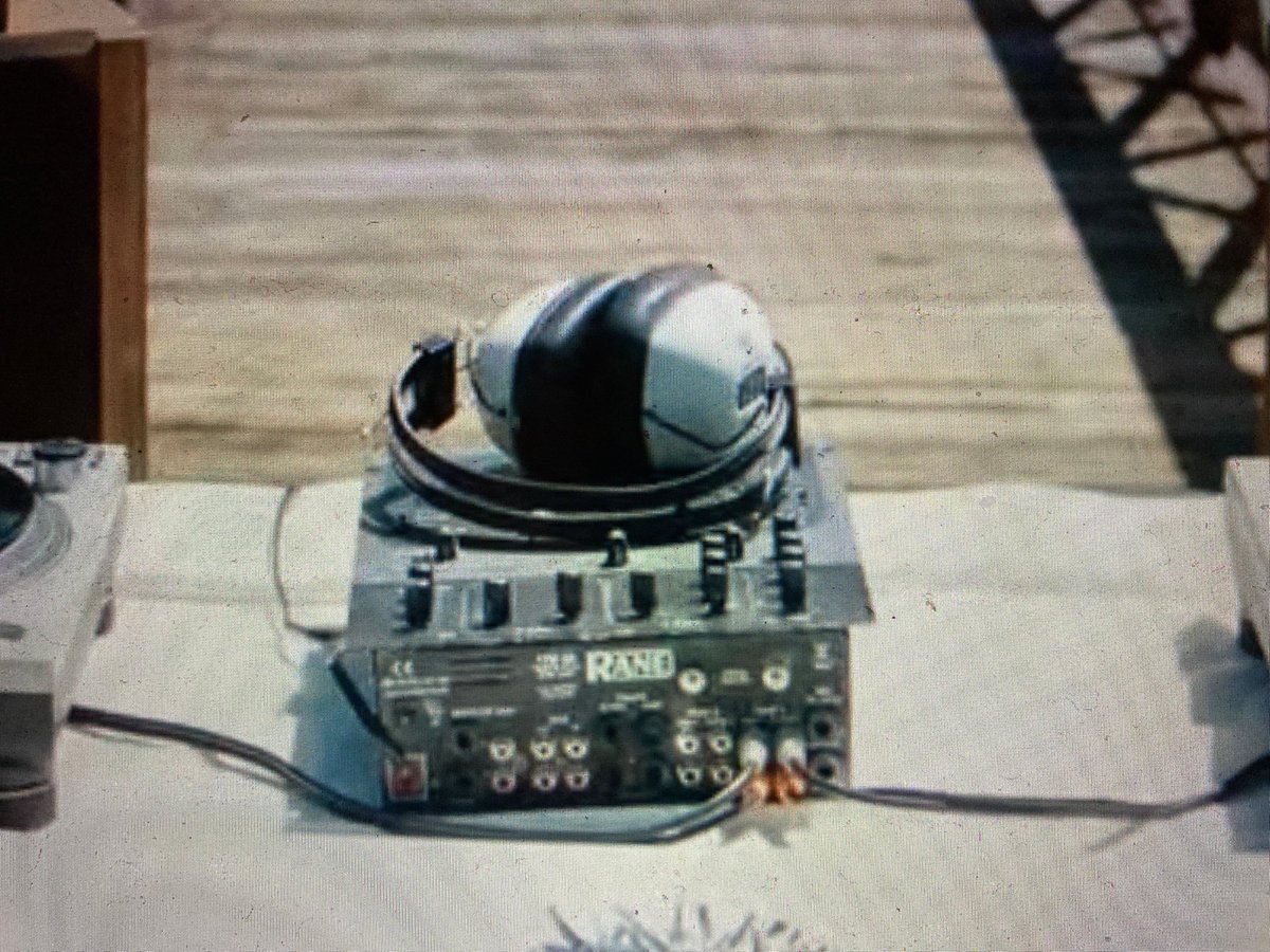 djfrane's tweet photo. Yeah, the 21st century Rane in Stranger Things is pretty bad. But they could have at least not plugged both turntables into the same channel. #rane #strangerthings https://t.co/T686wHCUit