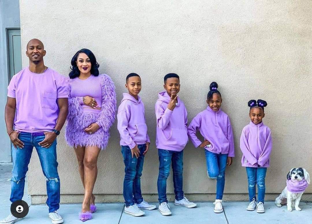 SavageMaveriick's tweet photo. Outfit for every occasion we have as a family. Likely to inspire most of y'all to start families or at least eat up color coordination 🥺❤️

Fashion police must rest. 
Mom&amp;Dad are stylists. 

[THREAD] https://t.co/LJZozEtZ6k