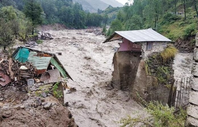 SaamanaOnline's tweet image. 22 राज्यांत मान्सूनधारा, कुलूमध्ये ढगफुटी; अनेकजण वाहून गेल्याची भीती
#Kulu #manikaran #heavyrain #cloudbursting 
bit.ly/3NQoDLk