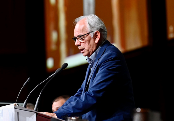 AFN_Updates's tweet photo. AFN Quebec-Labrador Regional Chief Ghislain Picard addressed First Nations-in-Assembly on the need for justice for #FirstNations and policing reform #AFNAGA2022. 

Learn more at https://t.co/uethEckT1W 

#WalkingTheHealingPath https://t.co/YcqgtLPr2O