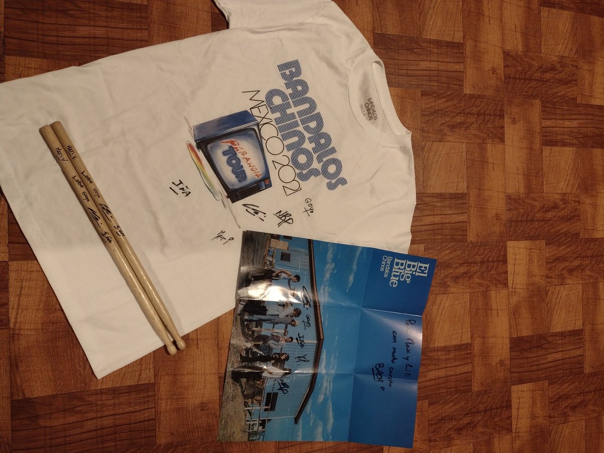 CecilaAlma's tweet photo. @ConciertosMxico Estuvo genial la firma de autógrafos https://t.co/3AQiAcSUD0