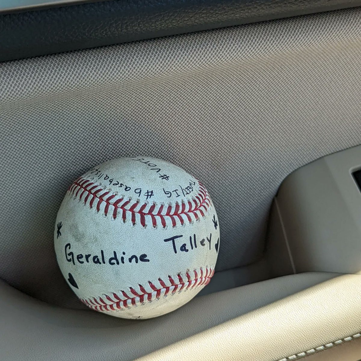 Vocalmama's tweet photo. Ball #29 left at Church of JC of LDS Assembly Hall, Salt Lake City, UT for Geraldine Talley. @davidhogg111 @MomsDemand
@StudentsDemand @Everytown @sandyhook @BetteMidler @MMFlint #GeraldineTalley
#enough
#EndGunViolence
#EndGunViolenceNow 
#voteguncontrol
#baseballsforchange https://t.co/Vu6eWuTz37
