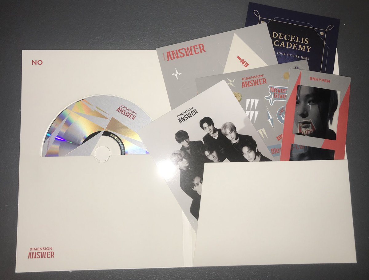 KokoShop_ph's tweet photo. Inclusion:
⁃Sleeve
⁃PhotoBook
⁃CD
⁃Brochure
⁃Photo Stand
⁃Sticker
⁃Paper Dice
⁃Book Mark
⁃QR https://t.co/N3QejxWp8p