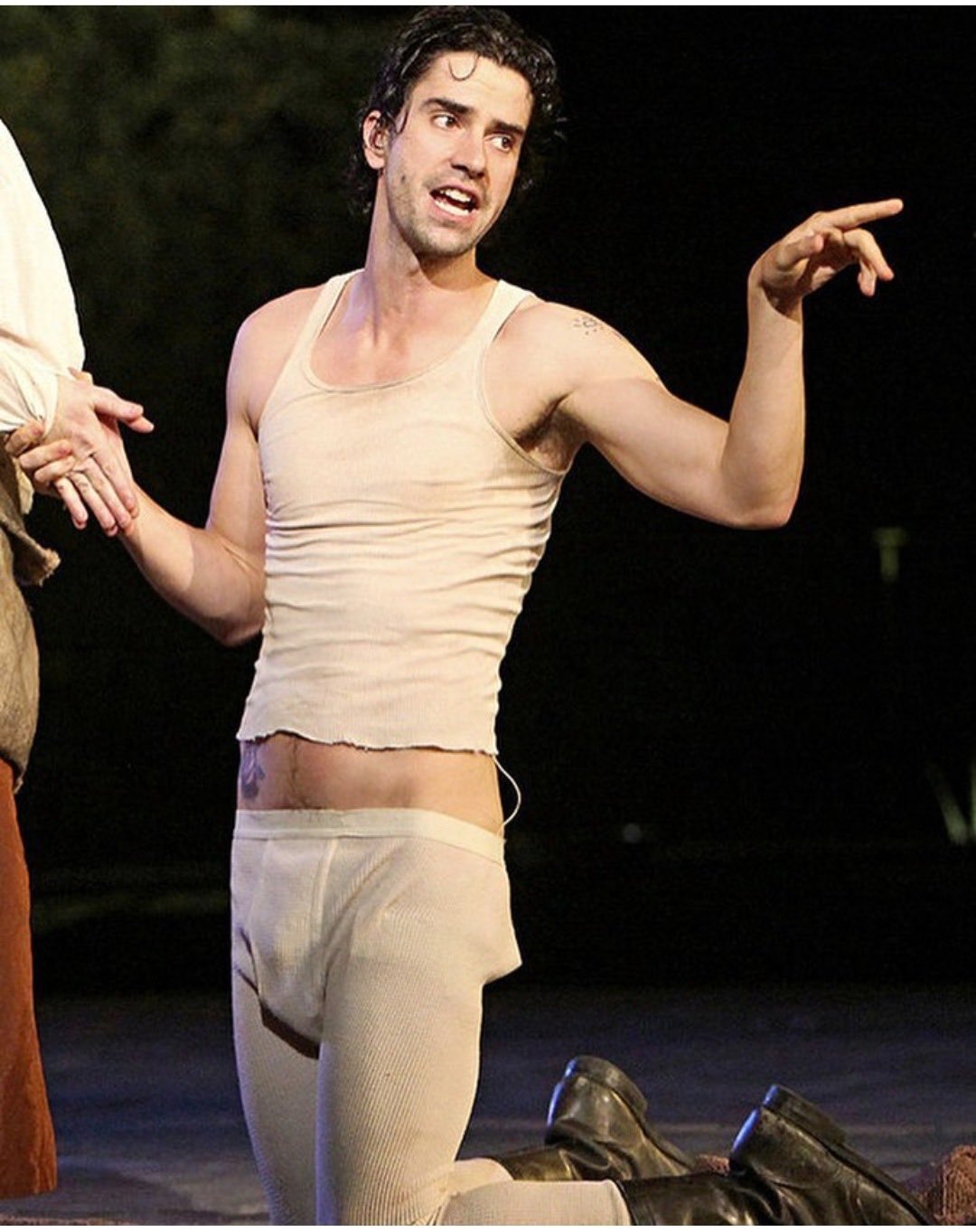 Happy birthday hamish linklater this pic makes me feel like im turning into a rabid dog 