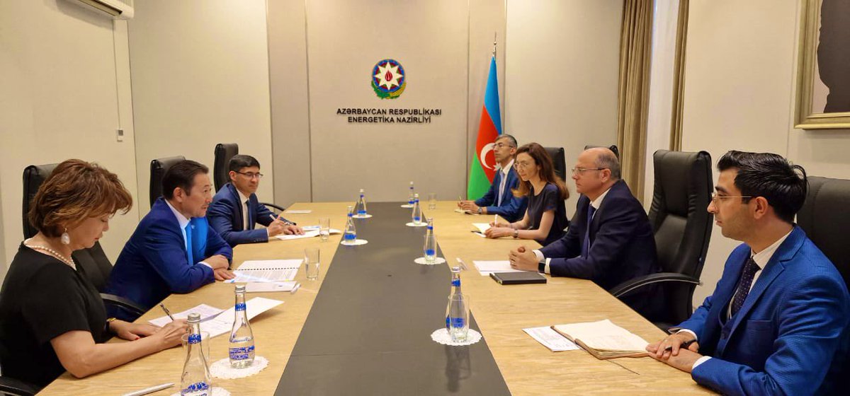 KairatSarybay's tweet photo. Honored to meet w/ #Azerbaijan Energy Minister H.E.Parviz Shahbazov
Agreed that #GreenEnergy and #renewable energy sources are very timely issues to be discussed at the next #CICA Business Council.
Efficient Energy Diplomacy
contributes to energy security
#CICA_BC https://t.co/0Sf5TwGNCK
