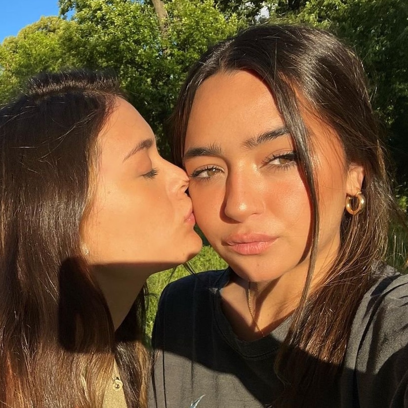 cachersociety's tweet image. RT por ellas y porque lo merecen 

#PremiosMTVMIAW #MTVLAPODCASTBILATERAL #MTVLACREADORGLANITTA #MTVLAICONOTWINS