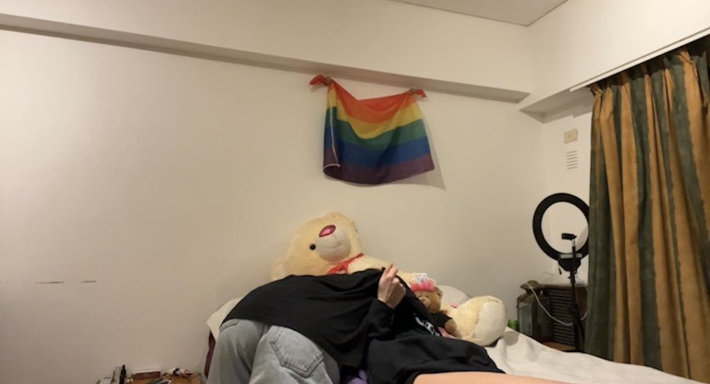 Os0oso's tweet photo. mis mamis a los besitos y yo  🧸. Buenas noches https://t.co/jnJPT3JC7z