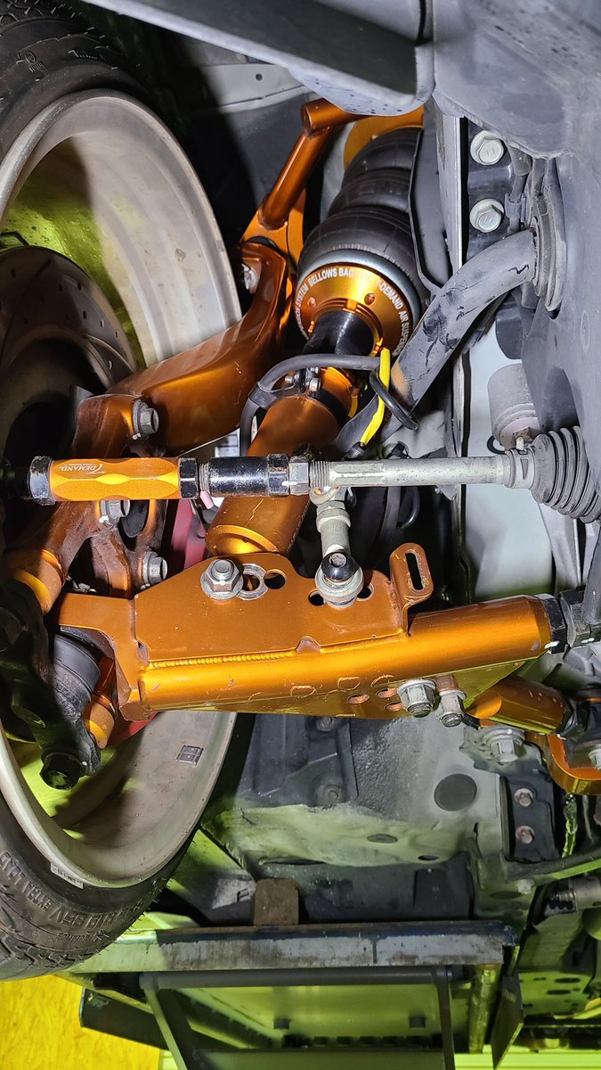 crystal_0045's tweet photo. T-DEMAND
フルアームとV8エアサス
セッティング完了⤴️✌
#クリスタガレージ
#CRYSTALGARAGE
#TDEMANDJAPAN
#SSR
#車高短
#カスタムカー
#VIPCAR https://t.co/S4JweY8p1O