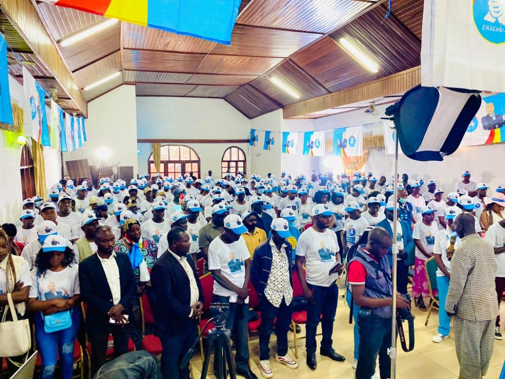 Abdabwega's tweet photo. #Deux hommes vaillants du terrain..la #cellule de communication #Ensemble Goma est très fière de vous grâce à vos efforts fournis..Mr le #rapporteur national adjoint @FKimwanga et honorable @PrMatofali .courage mingi.
@moise_katumbi @OlivierKamitatu @FullNdala https://t.co/MC3TQNndBR