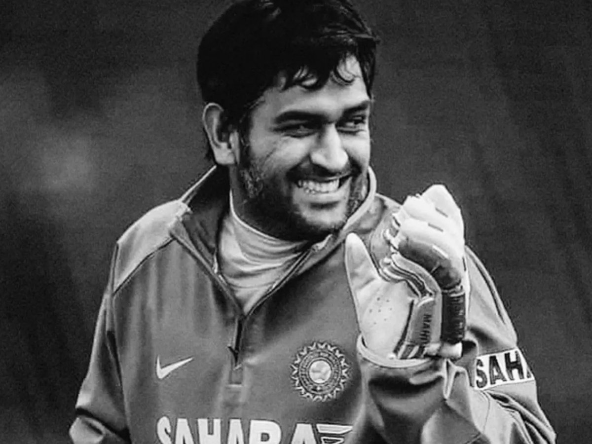 gOkulStew's tweet photo. Happy Birthday My Hero!❤️
I love this man then and now and always. I have been his fan since I can remember. He is the best finisher. Best wicket keeper, best captain. More than that a good player..😘👑

@msdhoni #HappyBirthdayDhoni
#MSDhoni https://t.co/MtQfK9pZF0
