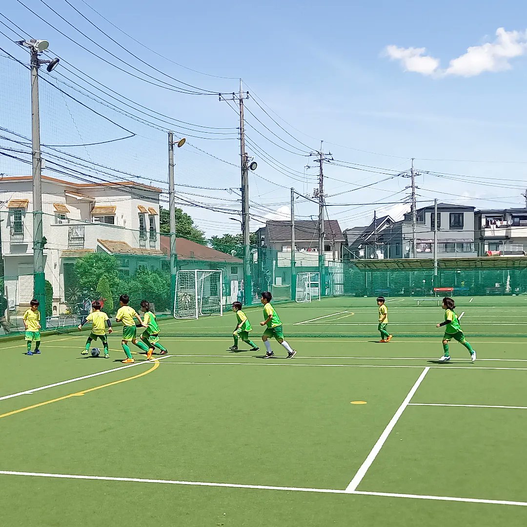salonista_five's tweet photo. 【スタッフ募集】
フットサルスクールでの指導、育成に興味や関心のある方を募集してます。
【募集要項】
毎週土曜日 10時～12時
初級クラス、U-9クラス
草加市内フットサル施設
報酬は資格,経験など考慮し、面談にて決定
お気軽にDMか下記までメール下さい！
salonista.school@gmail.com https://t.co/T8tkbedJkZ
