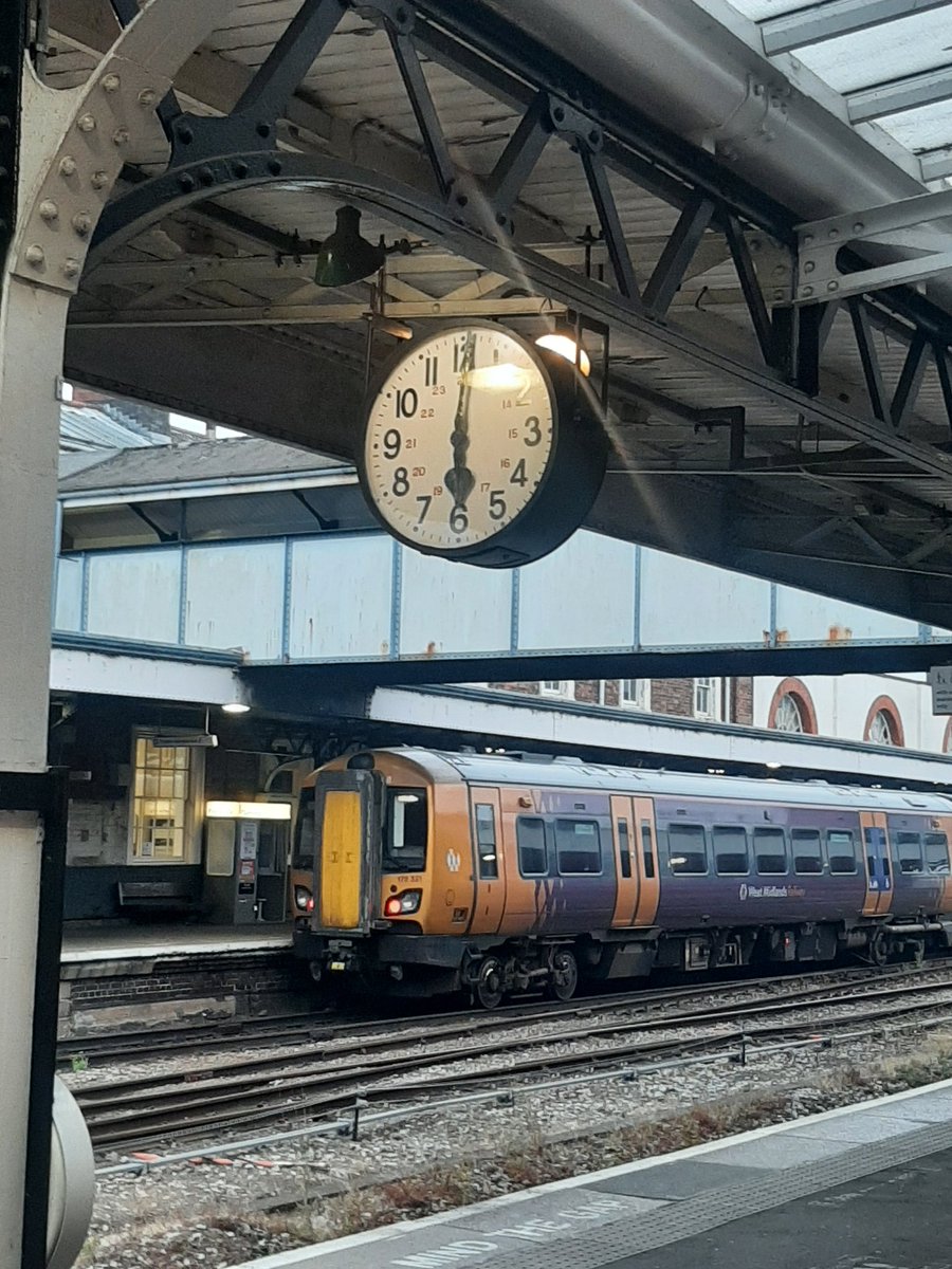Waiting for a train at 6am can only mean one thing, <a href="/MsRMcKeever/">Roisin</a> and I are on our way to the Festival of Education!