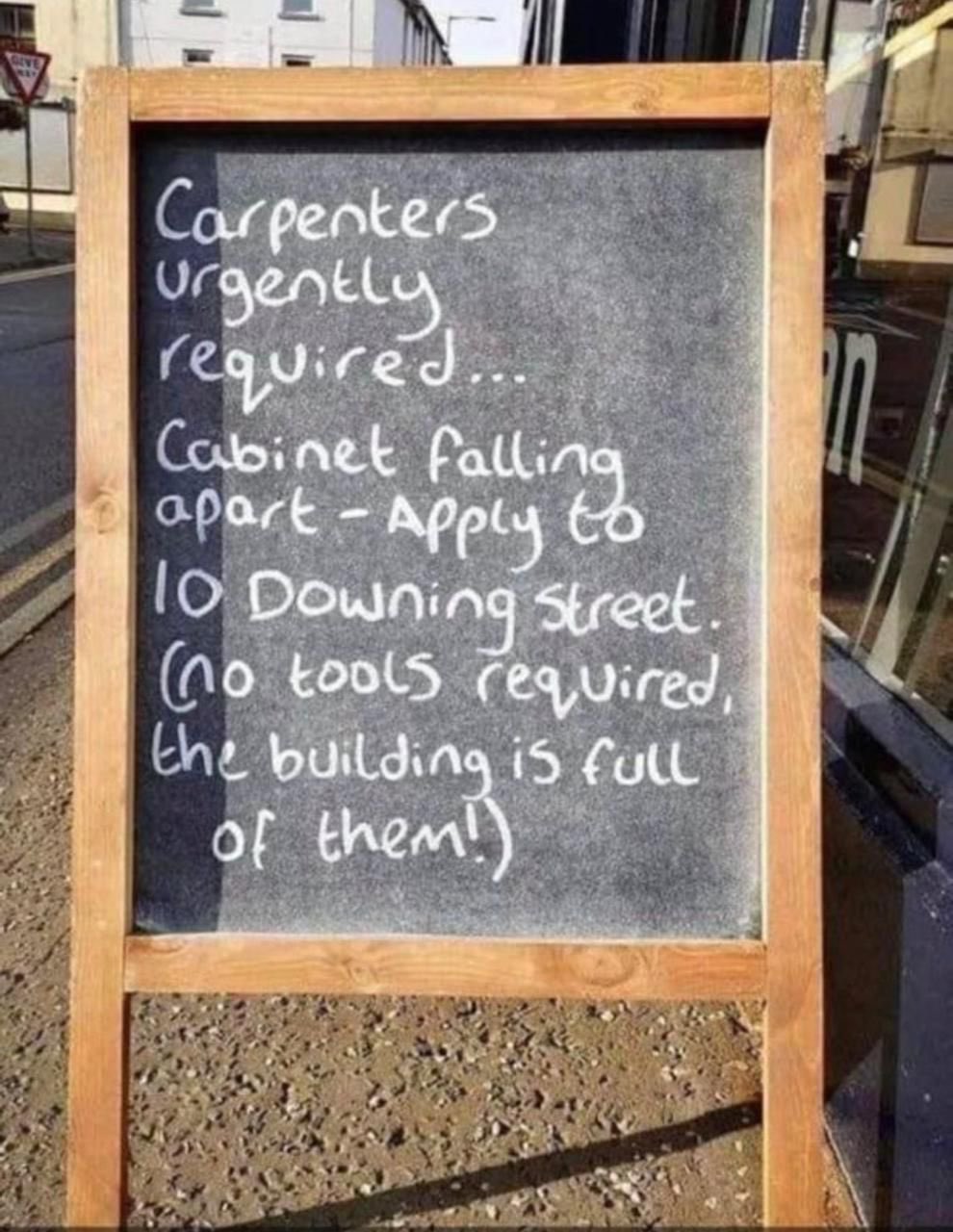 alvin-foo-on-twitter-carpenters-urgently-required-on-10-downing