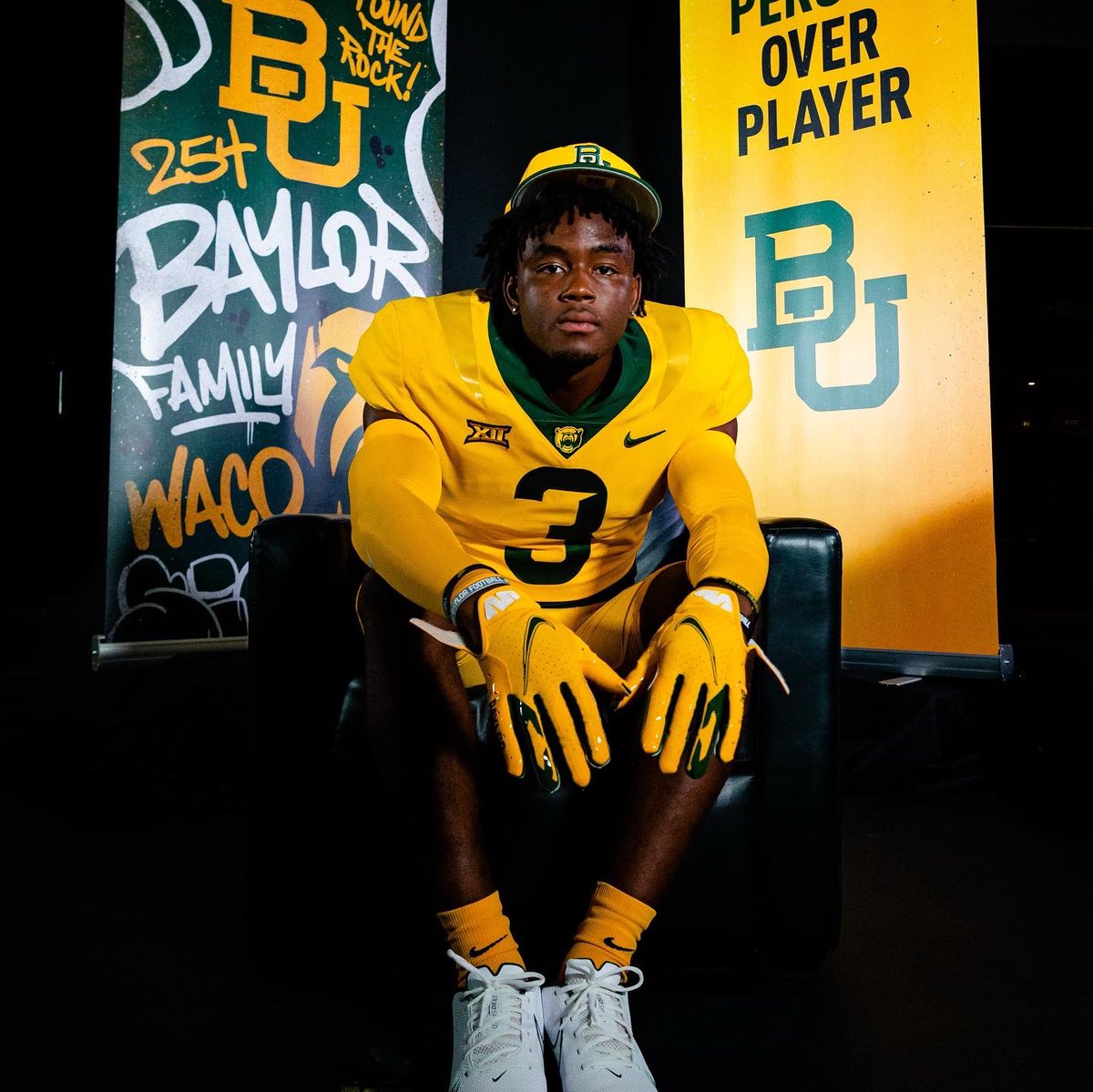tmuc15's tweet photo. Blessed to see another year 💯🖤 1️⃣7️⃣ https://t.co/iYjz7DdjQB