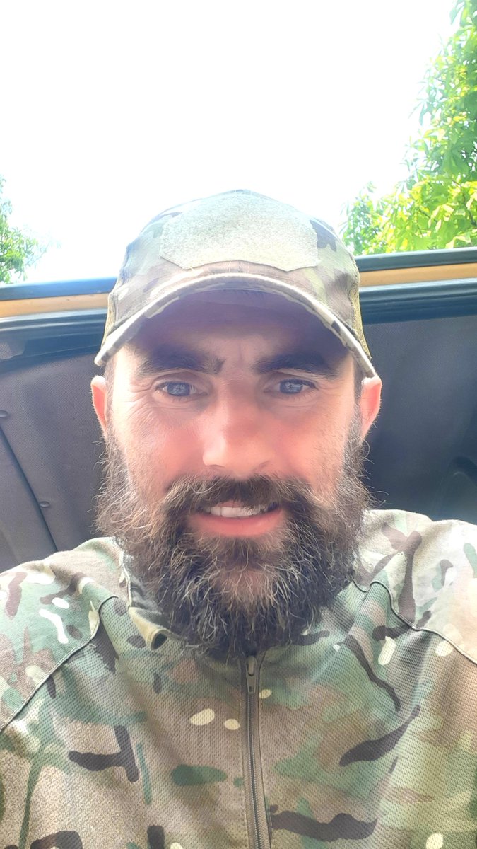 Kolomytsev83's tweet photo. Доброго ранку мої ��рузі!🇺🇦✌
Бажаю Вам гарного дня та мирного неба над головою. 
Бережіть себе та близьких. 
Вибачте за трьох денну щетину!))
Виправлю, але після нашої перемоги.
Вірте в Воїнів України! Разом переможемо!
Слава Україні!🇺🇦🇺🇦🇺🇦 https://t.co/QPY9BwpVfG