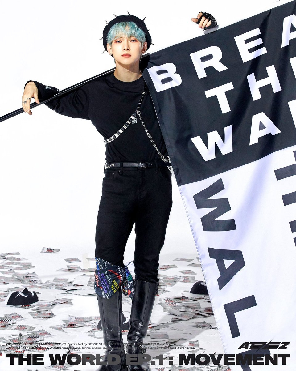 YEOTEEZx's tweet photo. Yeosang then with             Yeosang 
The flag                                 Now https://t.co/HKezjY6bXC