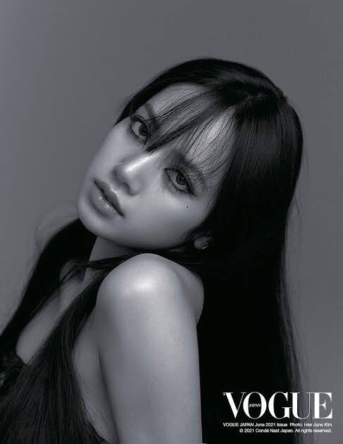 sriphirome's tweet photo. L I vote for #MTVLAKPOPLISA
#MTVLAFANDOMLISA
#MTVLAHITMONEY at this year's #PremiosMTVMIAW    
#LISA #LALISA #MONEY https://t.co/pgQjg5aYwb