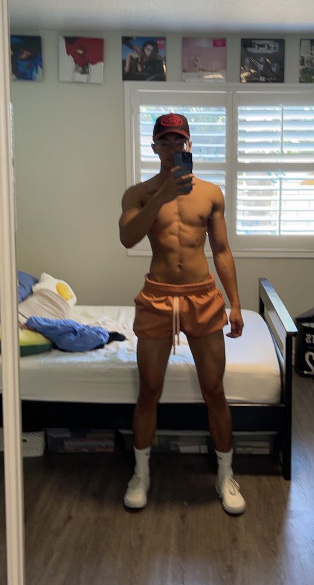 chriistiaaans's tweet photo. my thighs sore https://t.co/h4sYQFXKAv