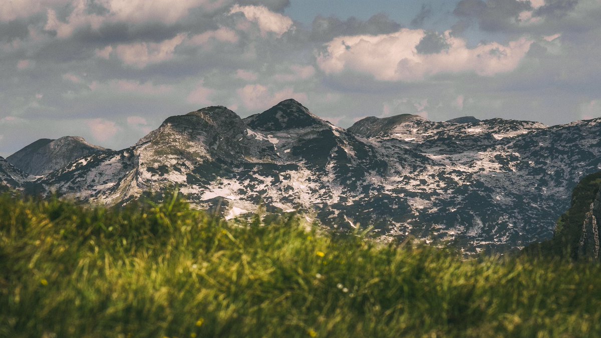 50CentimosPhoto's tweet photo. Some shots from my last hike in the Austrians alps. #fujifilm #Austria #alps https://t.co/TuzBxKPMKw