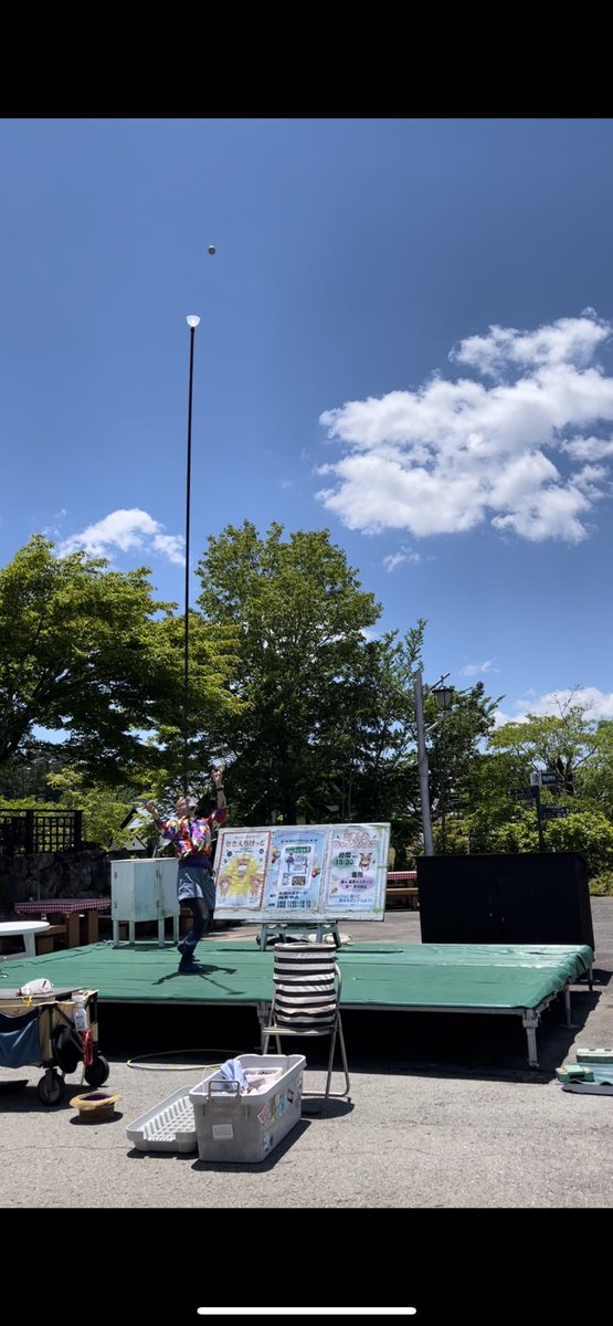 clown_toppo's tweet photo. ひるがの高原　牧歌の里
本日からクラウン　ブンブクが登場！暑さも吹き飛ぶ、笑い溢れるコメディショー♪
ブンブクの出演は7/7〜7/13まで！この機会をお見逃しなく。

#牧歌の里
#高原のおともだち
#初登場
#クラウンブンブク https://t.co/ivHOimFgAs