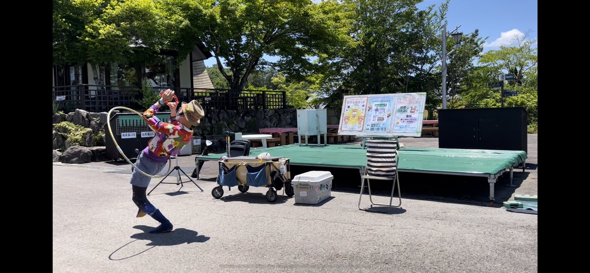 clown_toppo's tweet photo. ひるがの高原　牧歌の里
本日からクラウン　ブンブクが登場！暑さも吹き飛ぶ、笑い溢れるコメディショー♪
ブンブクの出演は7/7〜7/13まで！この機会をお見逃しなく。

#牧歌の里
#高原のおともだち
#初登場
#クラウンブンブク https://t.co/ivHOimFgAs