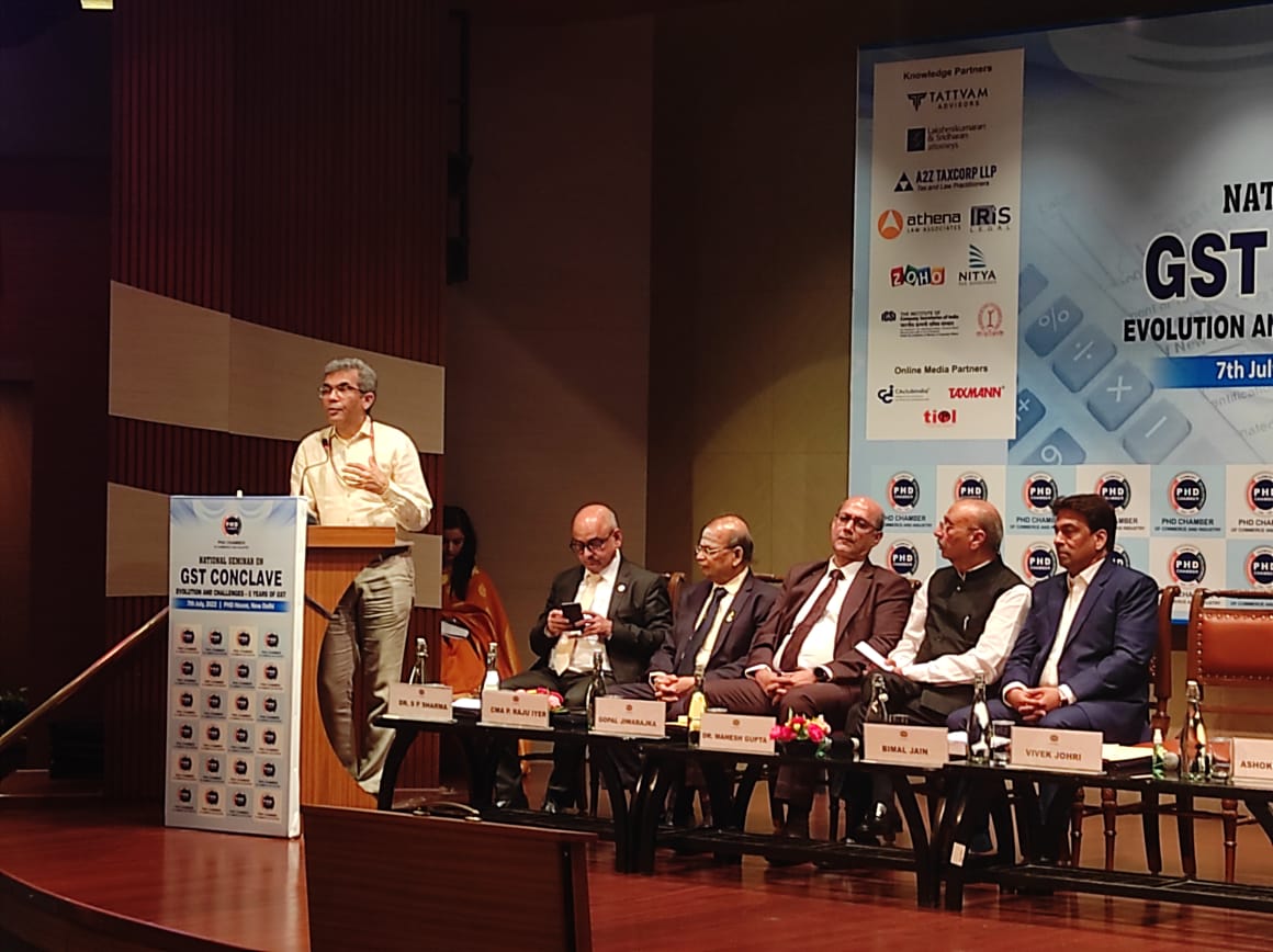 BimalGST's tweet photo. Chairman Mr. Vivek Johri @cbic_india making his keynote address in National Seminar on #GST being held under Chairman, Indirect Tax Committee Mr. Bimal Jain @BimalGST
#gstconclave #gstseminar https://t.co/dKtmJmItHM