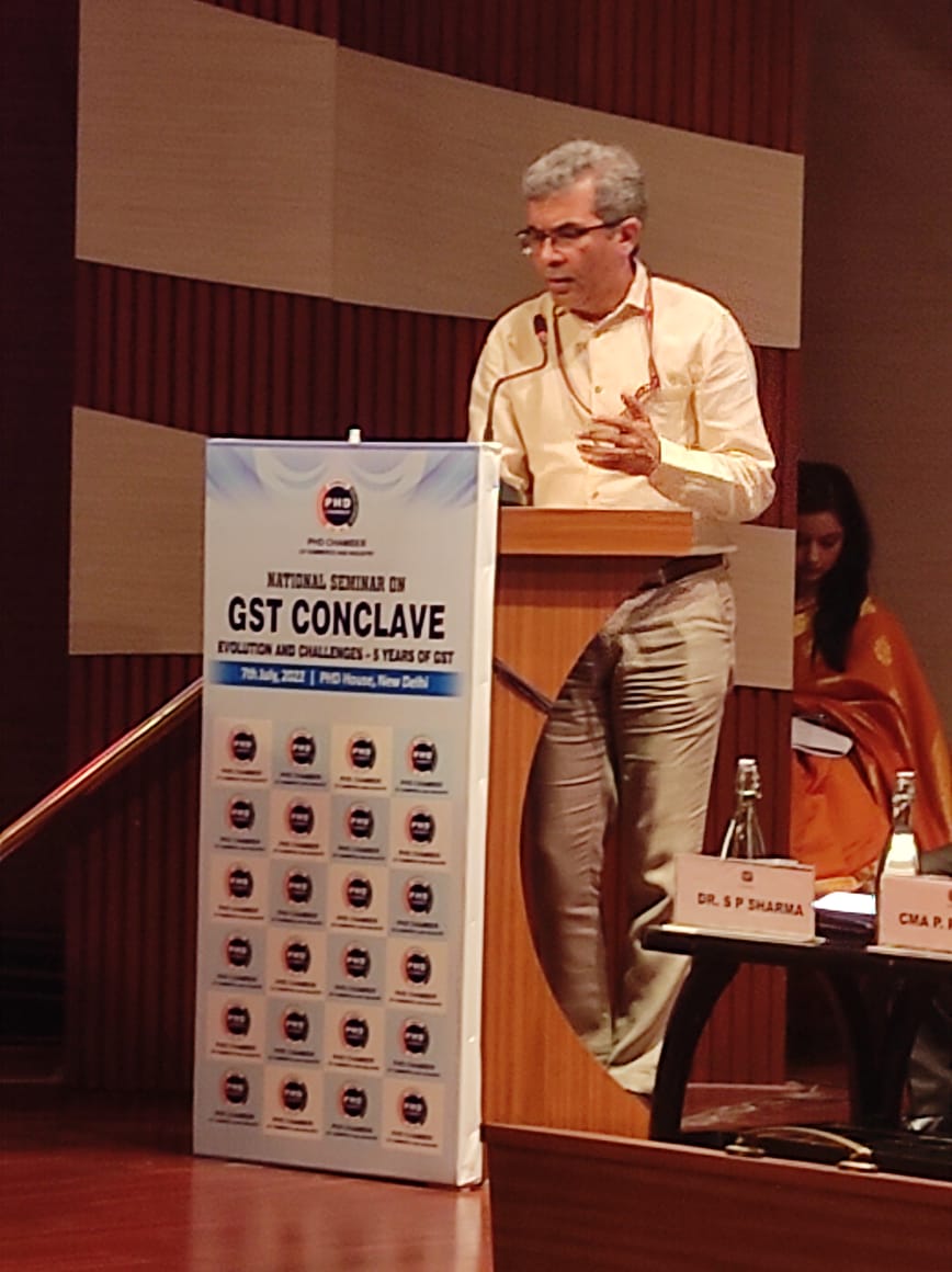 BimalGST's tweet photo. Chairman Mr. Vivek Johri @cbic_india making his keynote address in National Seminar on #GST being held under Chairman, Indirect Tax Committee Mr. Bimal Jain @BimalGST
#gstconclave #gstseminar https://t.co/dKtmJmItHM