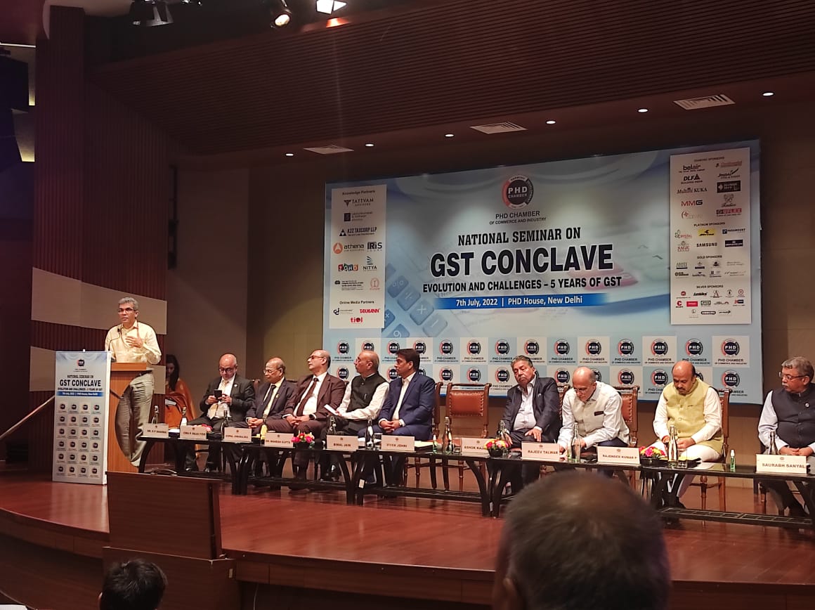 BimalGST's tweet photo. Chairman Mr. Vivek Johri @cbic_india making his keynote address in National Seminar on #GST being held under Chairman, Indirect Tax Committee Mr. Bimal Jain @BimalGST
#gstconclave #gstseminar https://t.co/dKtmJmItHM