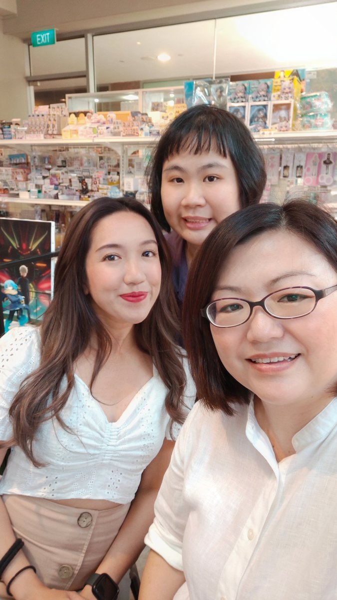may_sweetpea's tweet photo. #TGCF @anipluscafesg café with @headBONDmeLWJ and @selinawen_2014 😊 https://t.co/ONQV55fdpa