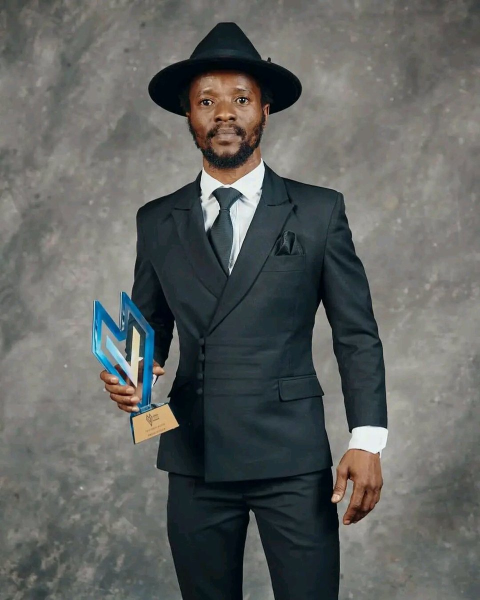 JongaList's tweet photo. Can we talk about @AbdulRMkhoza's look at the #DStvMVCA 🔥bhalan' ama notes!📝
Just like the Zulu brothers on #TheWifeShowmax he reminded us who are the kings of Kotini. Watch The Wife S1-2 on @ShowmaxOnline for the style guide. https://t.co/oygy0GV94J https://t.co/iT6yzi9sgI