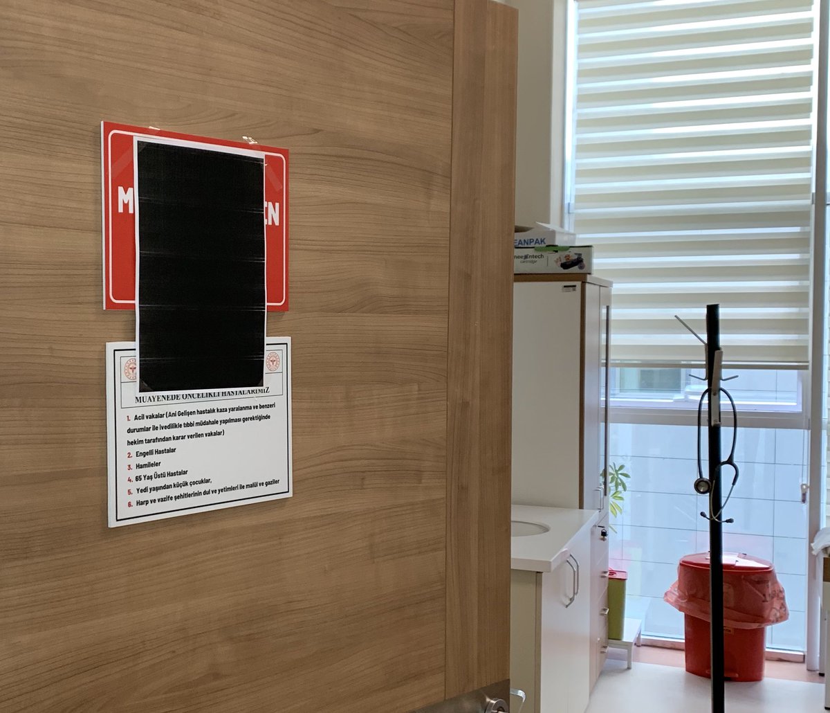 Hiçbir işe yaramayacağını adımı bildiğim gibi biliyorum.

Sadece; bugün çalışmak için zerre miskal enerjim, arzum, hevesim kalmadı.

Bir yemin ettim. Hekimler kardeşim, ana-babaları annem ve babam gibidir.

Bugün cenazem var. Ben yokum.

#EkremKarakaya
#ÖLDÜRDÜLER