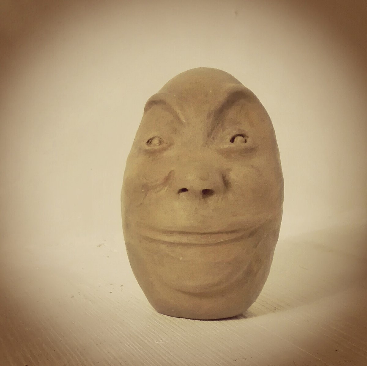 CompagnieTOC's tweet image. &quot;Cependant l&apos;œuf narmissait à vue d&apos;œil, s&apos;en troublant tira doc vers l&apos;oc de humain...&quot; 

L&apos;Arve et l&apos;aume d&apos;Antonin Artaud / Lewis Caroll
Samedi 9 juillet à 13 h au Parc des Cormailles
avec Emilie Paillard / Entrée libre - durée 35 min
letoc.fr/Formescourtes/…
#antoninartaud