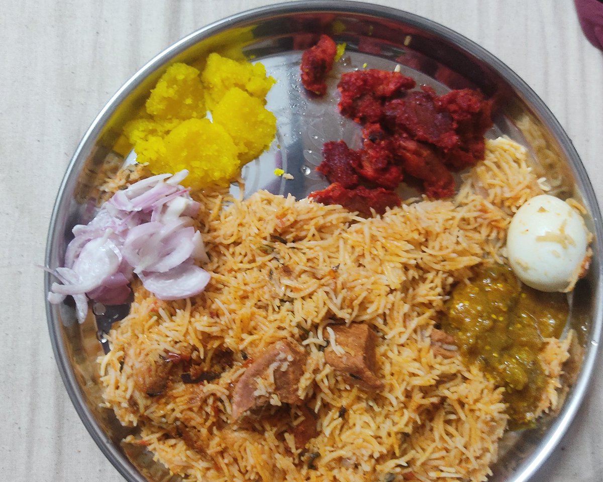 senthamizshik's tweet photo. 😍😍🤤🤤now 

#Beefforlife 🥰😍 https://t.co/87XlgJuvWm