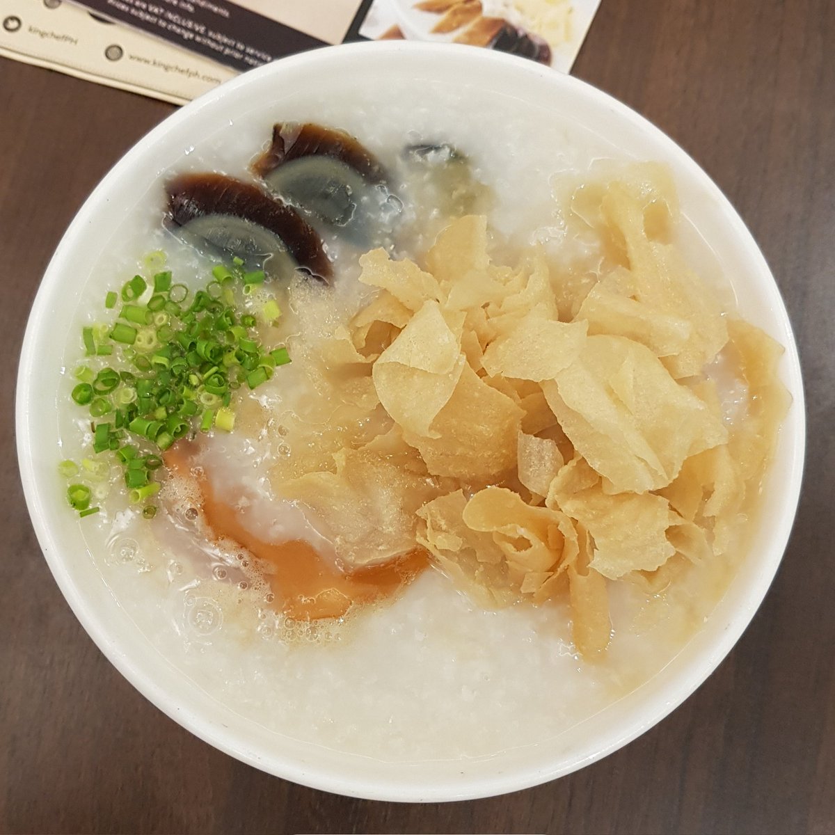 boredKimPanda's tweet photo. My dentist told me to be a good girl and be on a soft diet. #KingChef congee is super good. https://t.co/nJuhnwq6HM