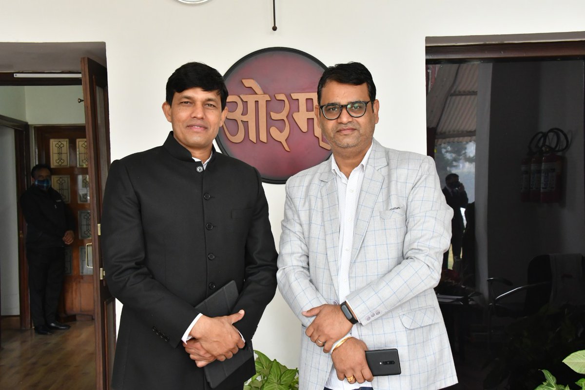 GajenderAdv's tweet photo. माननीय मुख्यमंत्री श्री मनोहार लाल जी के निजी सचिव भाई अभिमन्यु सिंह को जन्मदिन की हार्दिक शुभकामनाएँ।
आप निरंतर ऊर्जावान रहे, उत्तम स्वास्थ्य व दीर्घायु हो।
@abhimanyu7779 https://t.co/bpbblrslYK